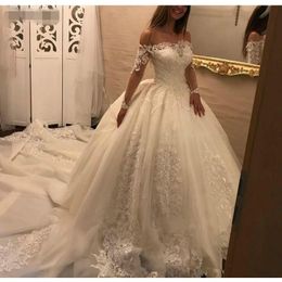 Vintage Lace Appliques Princess Ball Gowns strapless Wedding Dresses Off The Shoulder sheer Long Sleeves Bride Dresses wedding gow232d