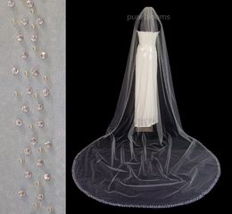 Hot Elegant Amazing Real Picture One Layer Beaded Edge Wedding Veils High Quality Accessories White Champagnna Cathedral Length Alloy Comb