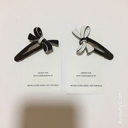 Fashion black and white acrylic bow hair clips C hairpin side clip for Ladies favorite Barrettess ornament party gift