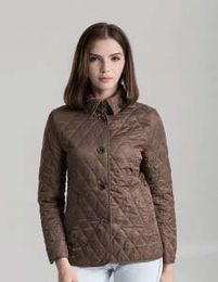 Vendite calde! giacca imbottita in cotone sottile stile corto donna moda inghilterra / giacca corta slim designer di marca per donna taglia S-XXL # 19011