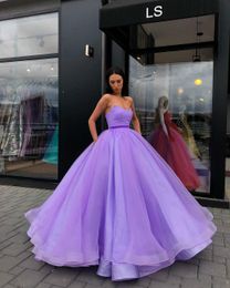 بسيط ملون الحلو 16 الكرة ثوب فساتين Quinceanera 2020 يزين قطار الاجتياح الطيات المتدرج تول السعودية حفلة موسيقية فساتين