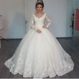 New Romantic V-neck Elegant Princess Wedding Dress 2019 Long Sleeves Appliques Celebrity Ball Gown Bridal Dress vestido De Noiva