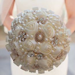 Düğün Gelin Buketleri Tatlı 15 Quinceanera Buketleri Gelin Buket Yapay Çiçek İnci Kristal Saten Çiçek Ücretsiz Nakliye