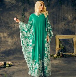 2020 New Saudi Arabic Green Evening Dresses Long Sleeves Evening Gowns Lace Applique Plus Size Prom Dresses chiffon Evening Wear Elegant