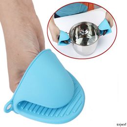 New Silicone Oven Glove Clip Cake Bakeware Heat Resistant Finger Hand Clip Oven Microwave Mitt Convenient Pot Holder