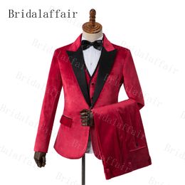 GwenhwyfarCustom Made Peak Black Lapel Red Velvet Men Suits One Button Men Suits Wedding Mens Prom Dress (Jacket+Pants+Vest)