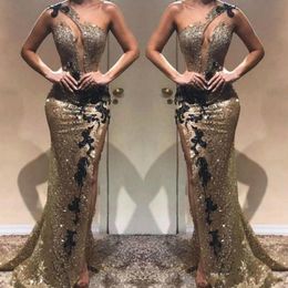 2020 Bling Sexy Gold Sequined Black Lace Mermaid Evening Dresses Wear One Shoulder Sequins Side Split Backless Formal Prom Dress Party Gowns