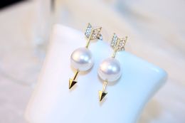 Wholesale-ins fashion designer unique funny punk style arrow pearl stud earrings for woman girls