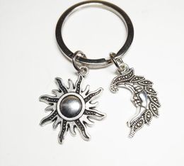 New Fashion Jewellery Sun And Moon Key Chain, Sun And Moon Keychain Jewelry, Witchcraft Jewelry, Sun key ring, Moon 357