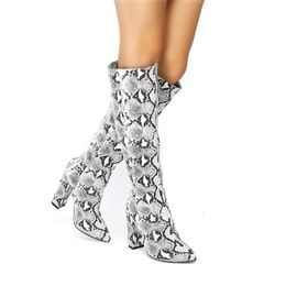 Heißer Verkauf – 2019 Damen-Klassiker mit Blockabsatz, kniehohe Stiefel, Schlangenmuster, sexy Party-Abschlussball-Ritter-Booties, Winter, große modische Stiefel, Schuhe N089