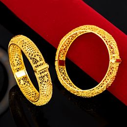 1 Pieces Bangle Hollow Retro Fashion Luxury Atmosphere 18K Yellow Gold Filled Classic Womens Bracelet Wedding Party Gift