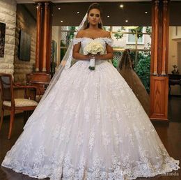 Sexy Off-Shoulder Ball Gowns Wedding Dresses Lace Appliques Capped Sleeves Cathedral Train Plus Size Bridal Gowns Vestido De Noiva DH4178