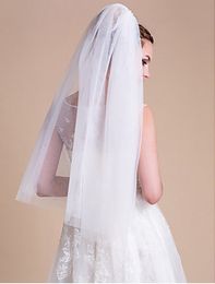 New Elegant Best Selling Luxury Real Picture One Layer Cut Edge Wedding Veils Champagne White Ivory Red Fingertip Length Alloy Comb
