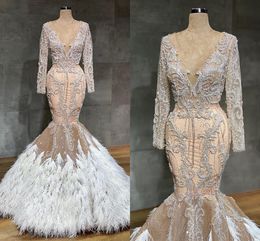 -Champagne árabes vestidos de novia de sirena con las plumas atractivo ver a través vestido de novia de encaje apliques moldeada cristalina del tamaño extra grande