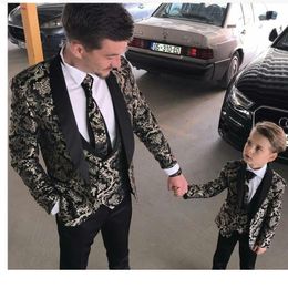 Fashionable Three Pieces Print Paisley Men's Prom Suits Slim Fit One Button Black Shawl Lapel Wedding Party Tuxedos Father And Son Suit 326 326