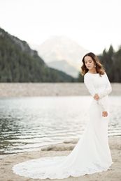 2019 New Crepe Simple Modest Wedding Dresses With Long Sleeves Lace Appliques Full Sleeves Country Women Informal Modest Bridal Gowns