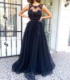 Setwell Jewel Sheer Neck A-line Evening Dresses Sleeveless Flowers Floor Length Pleated Tulle Black Prom Party Gowns With Belt