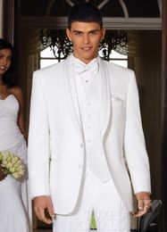Classic Design White Groom Tuxedos Shawl Lapel Two Button Groomsmen Mens Wedding Tuxedos Popular Man 3 Piece Suit(Jacket+Pants+Vest+Tie) 133