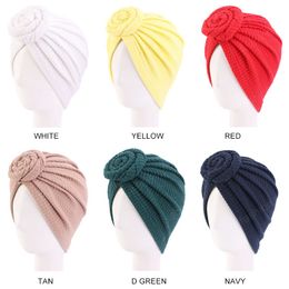 2022 moslemische damenmützen Cotton Turbane Moslemische Frauen Kopfbedeckung Cap Blumen-Knoten Hut-Damen-Kopf-Verpackungs-Normallack-Haar-Zusätze Neue Ankunft
