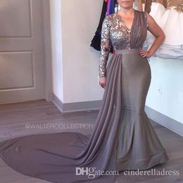 Elegant Grey Mermaid Mother of The Bride Dresses V Neck Lace Ruffles Sequin Long Mother of Groom Dress abendkleider Formal Dress Evening