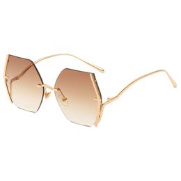 Man Europe and the United States Big box Sunglasses Retro box Personality Sunglasses ladies personality gold frame top sun visor ocean lens