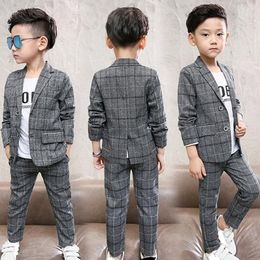 2019 Two Pieces Kids Formal Wear Boys Plaid Blazers Outfits Children Slim Fit Wedding Suits Handsome In Stock Boys Clothes