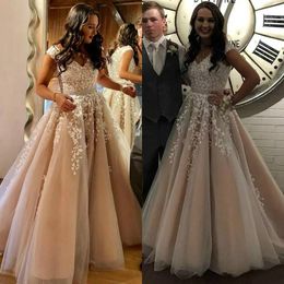 Charming V-Neck Champagne A-Line Arabic Wedding Dresses Applique Beaded Plus Size A-Line Ball Bride Marriage robe de mariée Bridal Gown