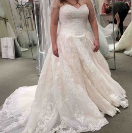 Plus Size Wedding Dresses Sweetheart Beads Sequins Puffy Beach Wedding Dresses Sweep Train Appliques Lace Bridal Gowns