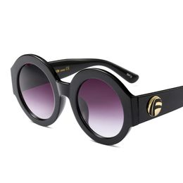 Luxury-Round sunglasses for women Fashion high quality Hot 3 Colours Sun Glasses Crystal Frame Gradient for Female Shades Eyewear