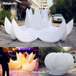 Wedding Party Stage Surprise Appearance Props 2m Height Inflatable Flower With Bride And Groom Hidden Inside For Decoration