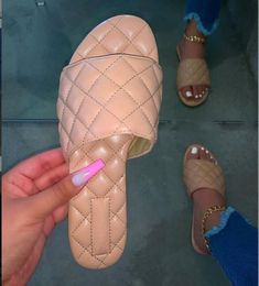 Pelle estate delle donne di tessitura Beach pantofole punta aperta sandali piani del tallone eleganti scarpe di sexy all'aperto diapositive delle donne 2020 Nuovo Fashio