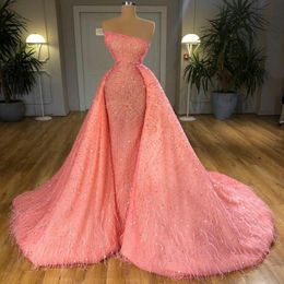Shiny Pink Prom Dresses with Detachable Train Strapless Feather Sequins Beaded Sheath Evening Gowns Plus Size Red Carpet Dresses Party Wear