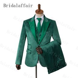 Gwenhwyfar Peak Lapel Green Red Black Ivory Velvet Men Suits One Button Men Suits Wedding Mens Prom Dress (Jacket+Pants+Vest)