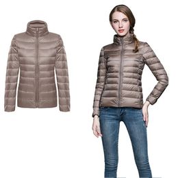 Piumino d'anatra bianco di marca al 90% da donna Cappotto caldo autunno inverno Lady Parka antivento femminile ultraleggero