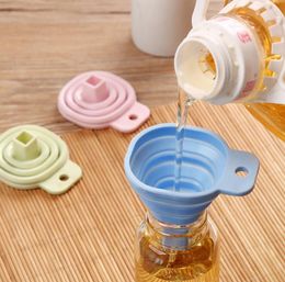High Quality Square Protable Mini Silicone Gel Foldable Style Funnel Hopper Kitchen Cooking Tools Accessories Gadget SN606