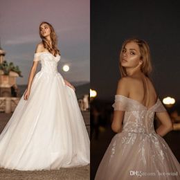 Bohemian A Line Wedding Dresses Off Shoulder Appliqued Tiered Ruffle Backless Floor Length Lace Bridal Gowns Wedding Dress Robes De Mariée