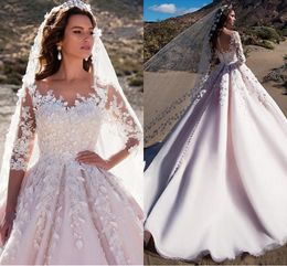 Neue königliche Ballkleid-Hochzeitskleider, transparenter Ausschnitt, 3/4 lange Ärmel, Applikationen, Tüll, Satin, Saudi-Arabien, Brautkleider, Schlosskirche, Brautkleid