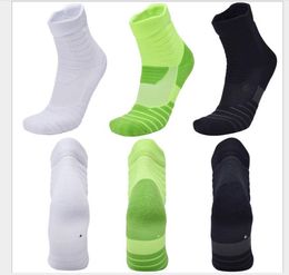 Средний ствол баскетбольные носки мужчины и женщины элитные спортивные носки полотенце нижние чулки черный, белый и зеленый