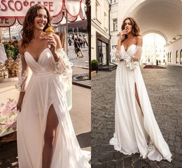 2020 Beach Wedding Dress Side Slit Wedding Gowns Ruff Sleeve Simple Flowers Bride Dress Boho Wedding Dress Vestidos De Novia