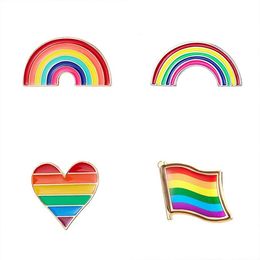 LGBT Design Rainbow Pins Brooch Creative Heart Finger Flag Rainbow Metal Pin Gay Lesbian Pride Badge Lapel Pin Jewellery Gift