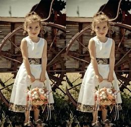 New Camo Flower Girl Dresses Jewel Neck Zipper Back Tea Length White A Line Cheap Camouflage Wedding Guest Dress For Little Girls 94