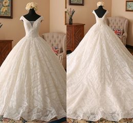 Gorgeous Lace Ball Gown Wedding Dresses Bridal Gowns V-neck Short Sleeve Beaded Chapel Train Wedding Dress vestido de novia Party Dress
