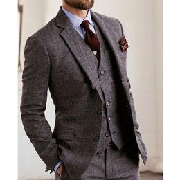 New High Quality Two Button Grey Plaid Groom Tuxedos Notch Lapel Groomsmen Mens Wedding Business Prom Suits (Jacket+Pants+Vest+Tie) 589