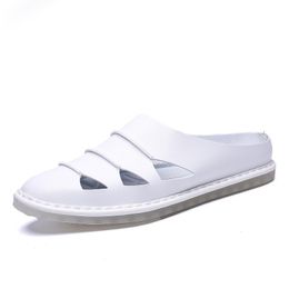 Venta caliente-NUEVO 2019 Verano Sandalias Casuales Grandes Sandalias Británicas Para Hombres Playa de cuero genuino Zapatos de Playa Cool Zapatillas Toe Big Flats