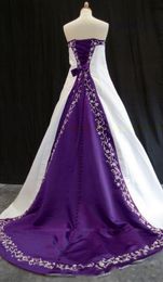 2022 White and purple Embroidery Wedding Gown Country Rustic Bridal Gowns Unique Plus Size Wedding Dress Sweep Train234H