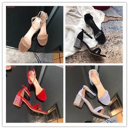 Vendita calda-Nuovi arrivi 2019 Sandali con tacco da brivido in pelle verniciata Scarpe da donna peep toe Scarpe da sposa con lettere sexy Scarpe da donna tacco 34-40