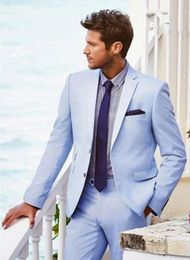 traje celeste hombre