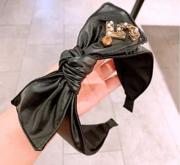 Original Korean version Customised retro PU leather number 5 rhinestone bow headband wild hairpin headgear fast delivery