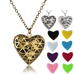 Vintage Hollow Out Filigree Love Heart Photo Locket Pendant Necklace Essential Oil Diffuser Necklace As Lover Day Fashion Gift