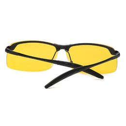 Women's men's yellow HD night vision driving Anti-glare Glasses Glasses Sunglasses black gun box male and female sunglasses to send the box